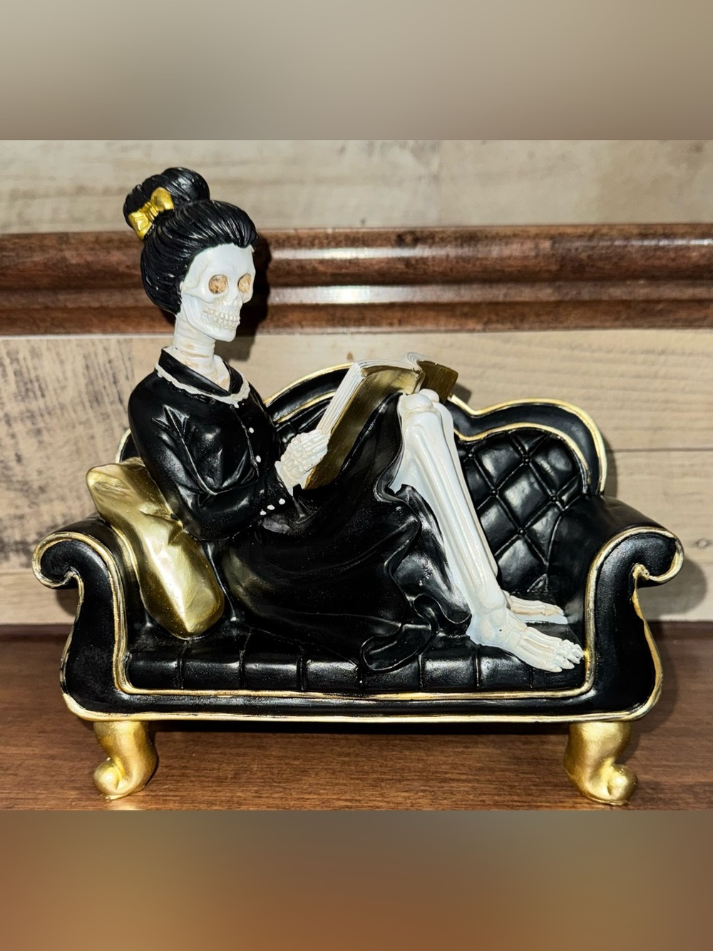🥰 Bella Lux Day of the Dead Skeleton Lady Figurine On Black Chaise Lounge 8.5" 🆕